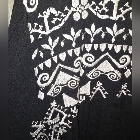 Torrid Embroidered Gauzy Tie Front Kimono Beach Swim Cover-up Plus Size 5X or 6X - Picture 5 of 9